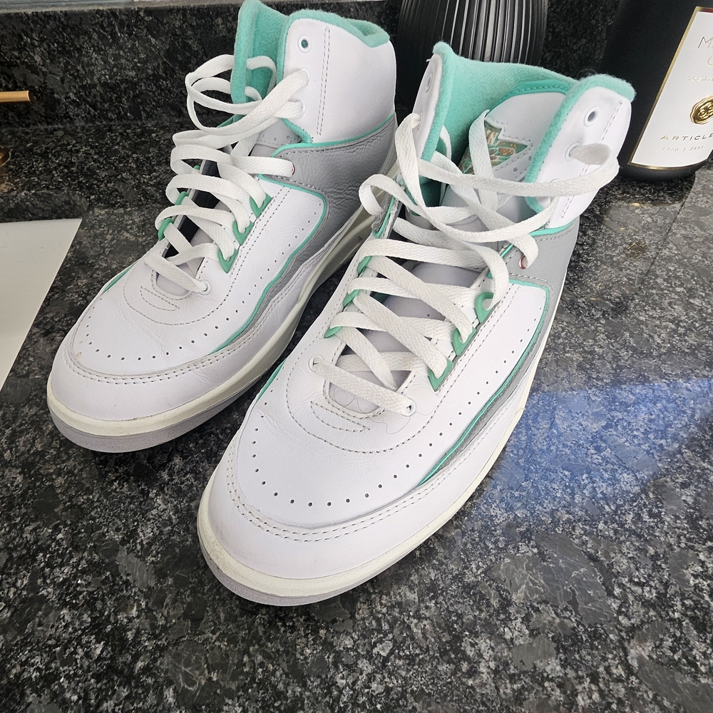 Nike White and Gray Sneakers with Green Accents